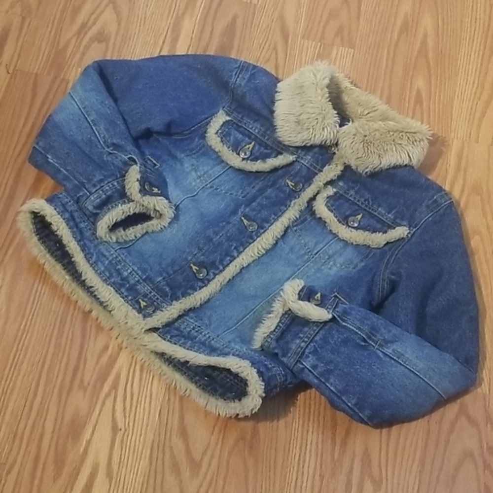 Vgt Amy Byer of California jean jacket‎ 10/12